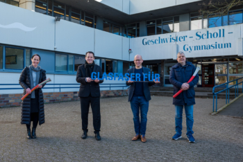 Schnelles Internet für Pulheimer Schulen: NetCologne schließt im Auftrag der Stadt Pulheim zwölf Schulen an das Glasfasernetz an 1