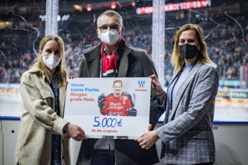 Erfolgreiche Fotoaktion: NetCologne spendet 5.000 Euro an die Kölner Junghaie 1