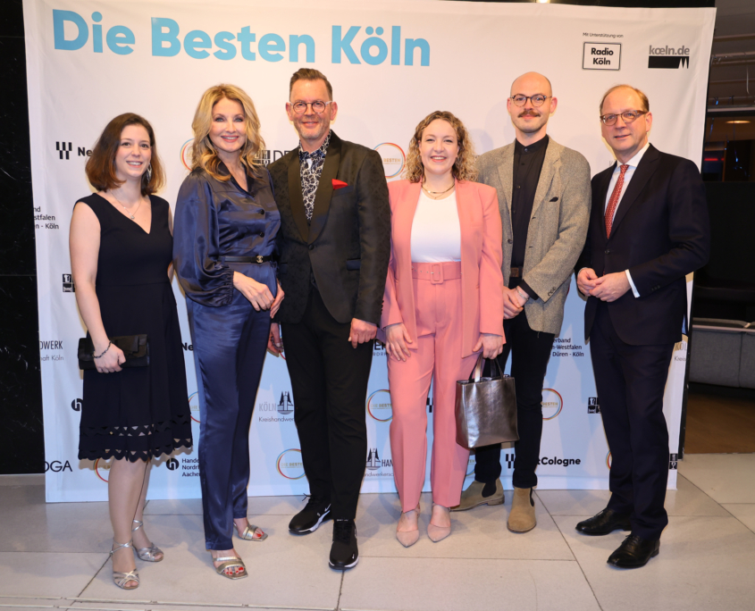 Preisverleihung DIE BESTEN 2023: Drei Kölner Betriebe freuen sich über ihre Auszeichnung. 1
