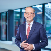 Timo von Lepel als Geschäftsführer von NetCologne wiederbestellt 8