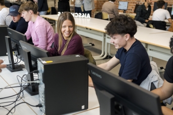 AI4Schools Workshop Programmierung AI4Schools Cologne: KI-Workshops an Kölner Schulen erfolgreich gestartet 1