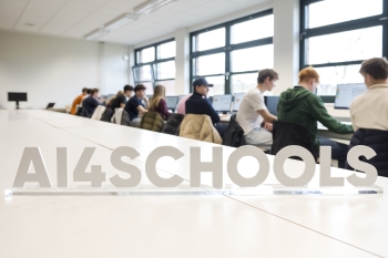 AI4Schools Bildungsinitiative AI4Schools: NetCologne ermöglicht 60 kostenfreie KI-Workshops für Schulen in Köln und Hürth 1